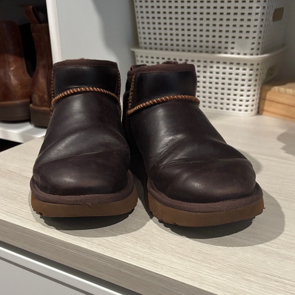 UGG Classic Ultra Mini Leather Boot - Picture 6 of 7